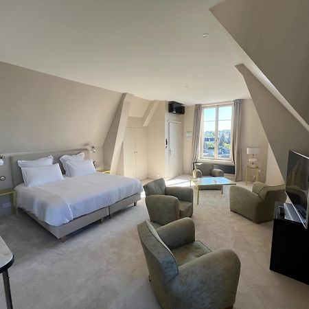 Logis Hotel La Maison A Pan De Bois Vierzon Eksteriør billede