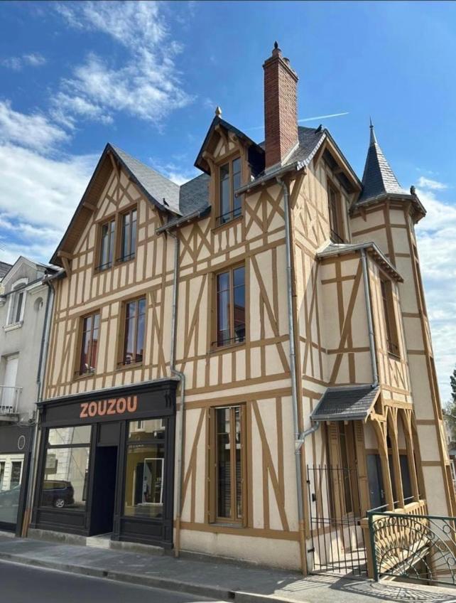 Logis Hotel La Maison A Pan De Bois Vierzon Eksteriør billede