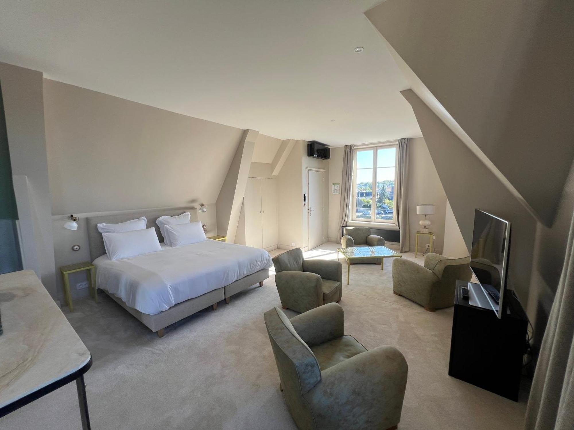 Logis Hotel La Maison A Pan De Bois Vierzon Eksteriør billede