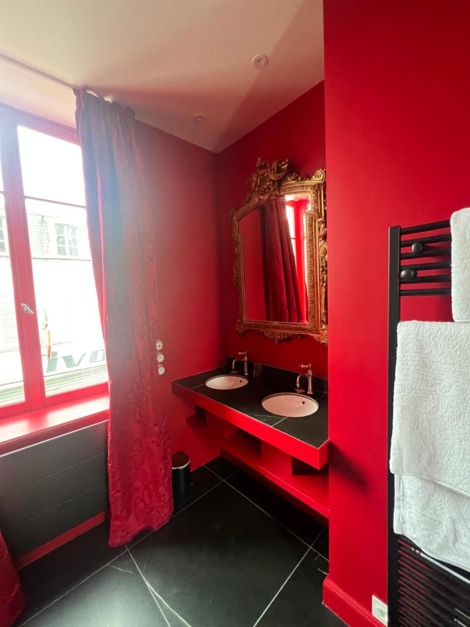 Logis Hotel La Maison A Pan De Bois Vierzon Eksteriør billede