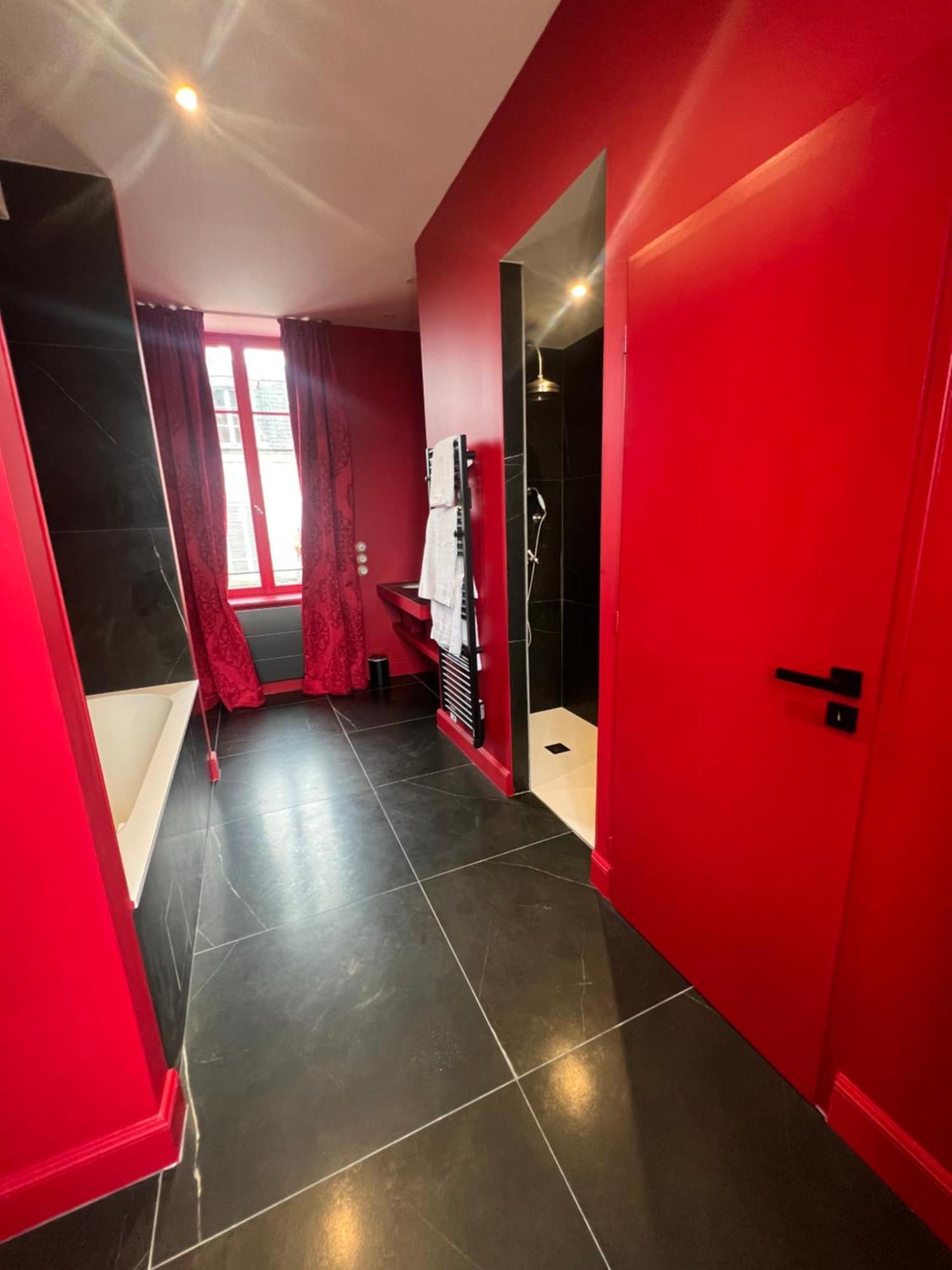 Logis Hotel La Maison A Pan De Bois Vierzon Eksteriør billede