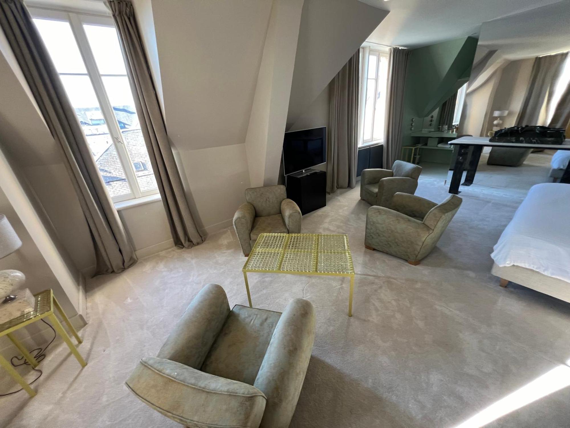 Logis Hotel La Maison A Pan De Bois Vierzon Eksteriør billede